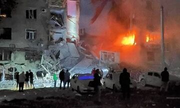 Ουκρανία: Νέος βομβαρδισμός στη Ζαπορίζια – Καταστράφηκε πολυώροφη πολυκατοικία
