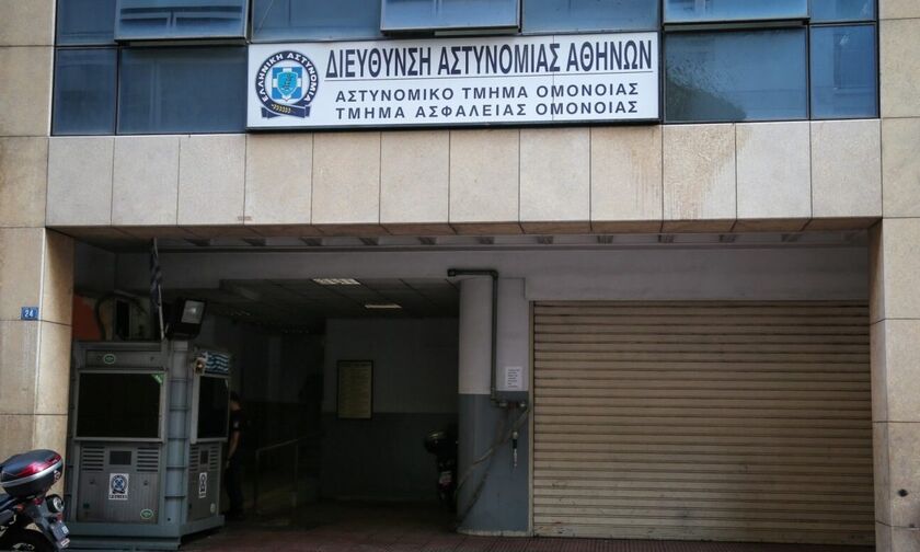 Δίωξη για ομαδικό βιασμό στους αστυνομικούς που κατήγγειλε 19χρονη