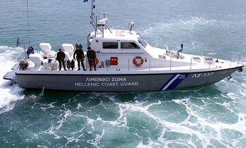 Συναγερμός στο Λιμενικό: Βυθίστηκε σκάφος με μετανάστες στο Στενό Καφηρέα