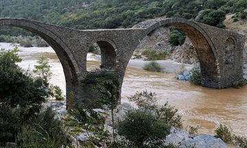 Ίασμος: Στη σκιά των Θρακικών Μετεώρων