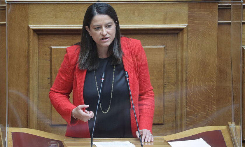 Κεραμέως: Τι απαντά σε δημοσίευμα που την κατηγορεί για απλήρωτα κοινόχρηστα