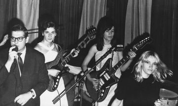 Sweet Girls: Το πρώτο γυναικείο ροκ συγκρότημα, στα ντραμς και στα ουρλιαχτά η γυναίκα του Πασχάλη 