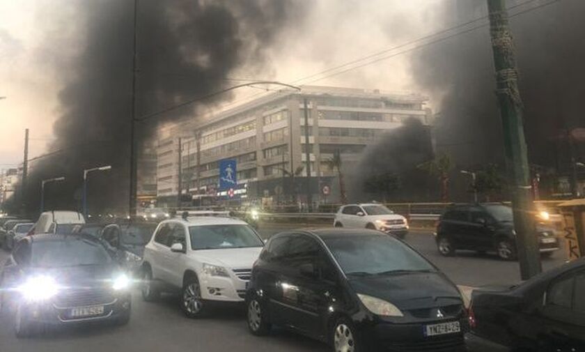 Μεγάλη φωτιά σε υπόγεια διάβαση στη λεωφόρο Συγγρού