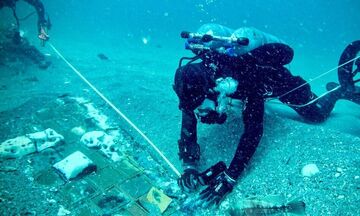 Δύτες βρήκαν στον βυθό του Ατλαντικού τμήμα του κατεστραμμένου Challenger