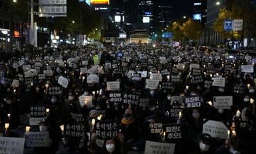 Νότια Κορέα: Νεκρός βρέθηκε αξιωματούχος που κατηγορήθηκε για το πολύνεκρο ποδοπάτημα στη Σεούλ