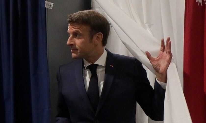 Μακρόν: Χαιρετίζει την επιστροφή της Χερσώνας στην Ουκρανία