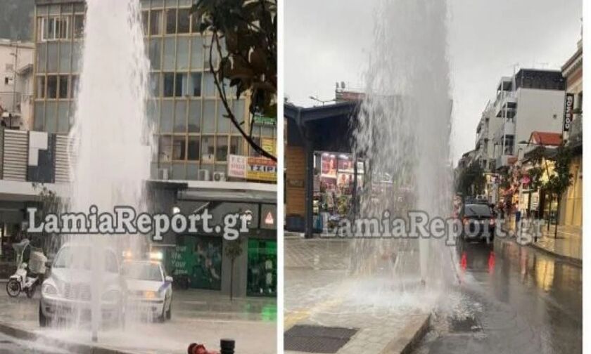 Λαμία: Οδηγός έπεσε σε κρουνό και μετέτρεψε την πλατεία σε… σιντριβάνι