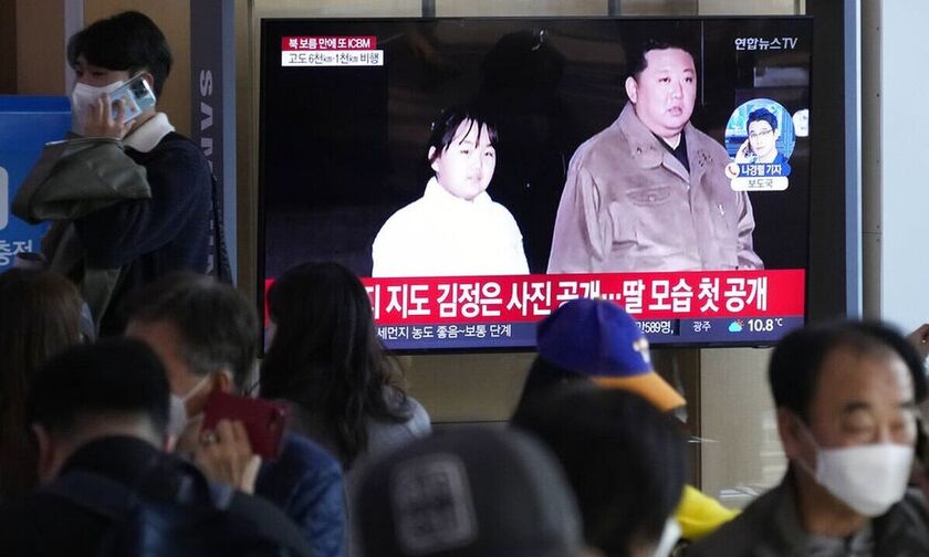 Κιμ Γιονγκ Ουν: Η πρώτη δημόσια εμφάνιση της κόρης του στην εκτόξευση πυραύλου