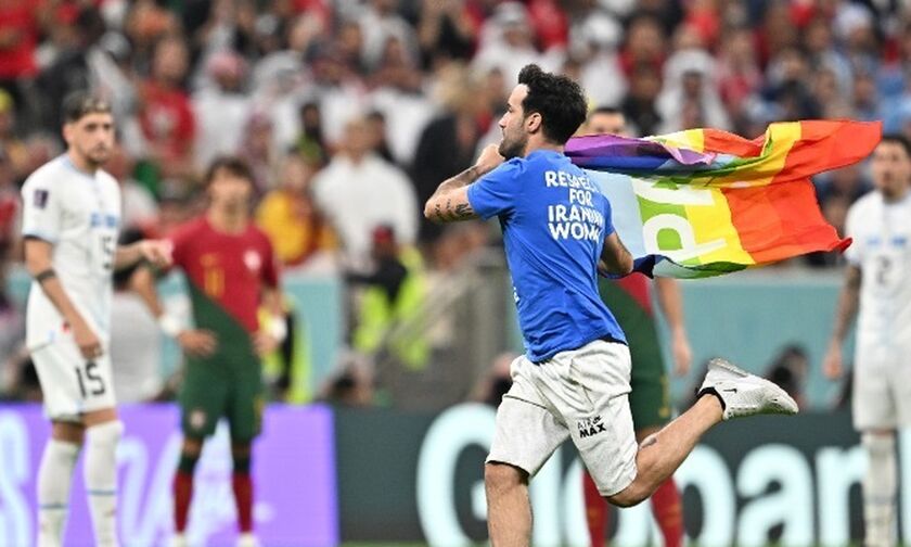 Μουντιάλ 2022: Ο «σεσημασμένος» Ιταλός που εισέβαλε στον αγώνα Πορτογαλία-Ουρουγουάη