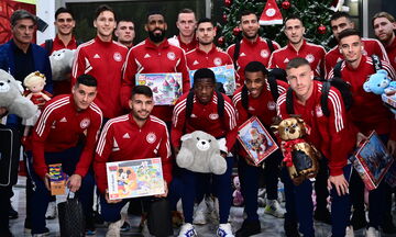 Ολυμπιακός – Νότιγχαμ: Τα δώρα των ποδοσφαιριστών για τα παιδιά του Σωματείου «Ελπίδα» (pics)