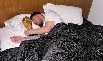 Μέσι: Κοιμήθηκε μαζί με το τρόπαιο του Μουντιάλ (pic)