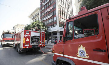 Θεσσαλονίκη: Φωτιά σε εργοστάσιο με αιθέρια έλαια- Στο νοσοκομείο ένας εγκαυματίας