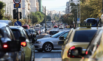 Συμφορήσεις σε Λ. Αθηνών, Λ. Κηφισίας και Κηφισό - Ατύχημα στη Λ. Μεσογείων (vid)