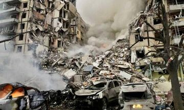 Ουκρανία: Πέντε νεκροί και 27 τραυματίες από πυραυλική επίθεση σε πολυκατοικία στo Ντνίπρο