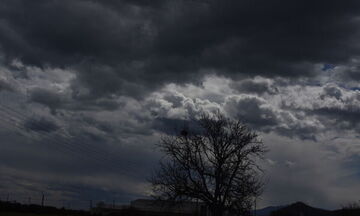 Kαιρός: Τοπικές βροχές - Ψηλά η μέγιστη θερμοκρασία - Έντονα φαινόμενα στην Μακεδονία