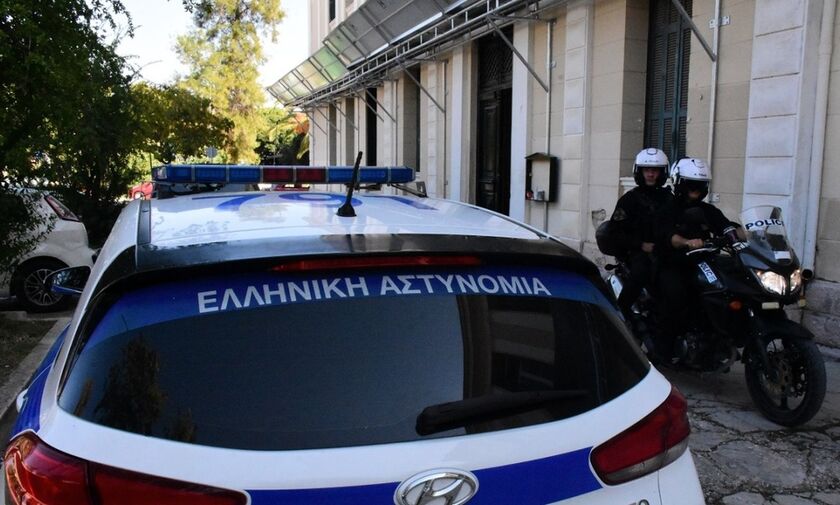 Σύλληψη ανήλικου οπαδού για επίθεση κατά αστυνομικών έξω από το γήπεδο της Καλλιθέας