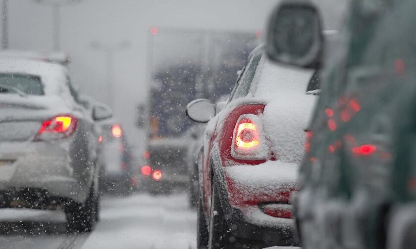 Τι προσέχουμε όταν οδηγούμε σε χιόνι και πάγο;
