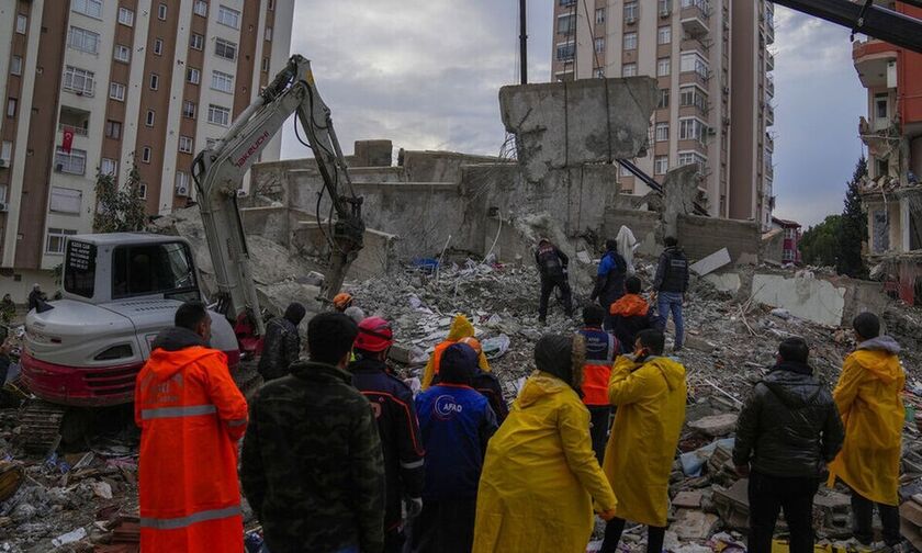 Σεισμός Τουρκία - Συρία: Συνδρομή 300 Ρώσων στρατιωτών που σταθμεύουν στη Συρία