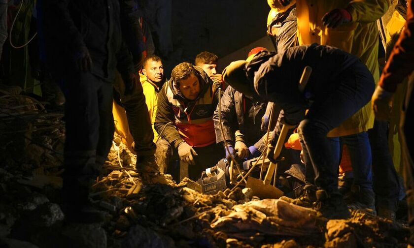 Σεισμός σε Τουρκία - Συρία: Μεγαλώνει η λίστα των νεκρών - Πάνω από 3.600 θύματα στα συντρίμμια