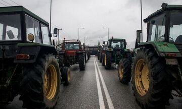 Λαμία: Αγρότες έκλεισαν την Αθηνών-Λαμίας στο ύψος της Αταλάντης