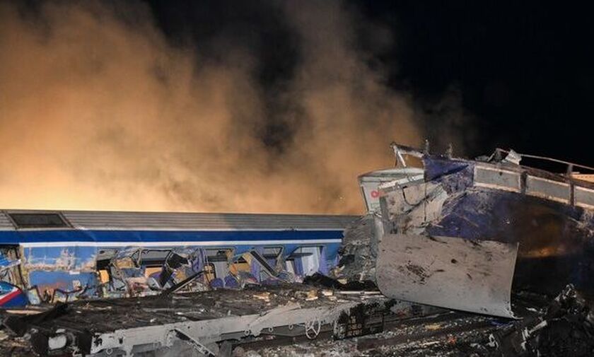 Τουλάχιστον 32 νεκροί και 85 τραυματίες από τη σύγκρουση τρένων στα Τέμπη