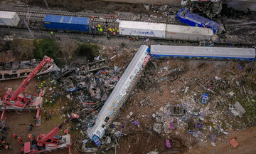Σύγκρουση τρένων στα Τέμπη: Συγκλονίζουν οι μαρτυρίες των επιζώντων (vid)