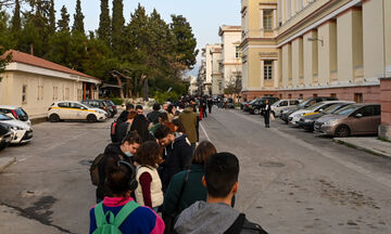 Τραγωδία στα Τέμπη: Ουρές για αιμοδοσία και στην Αθήνα - Συγκινητική η ανταπόκριση των πολιτών