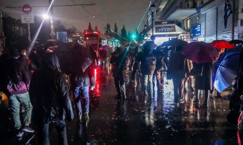 Τραγωδία στα Τέμπη: Συγκεντρώσεις και πορεία διαμαρτυρίας προς τον Σταθμό Λαρίσης (vid)