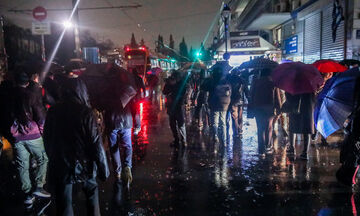 Τραγωδία στα Τέμπη: Συγκεντρώσεις και πορεία διαμαρτυρίας προς τον Σταθμό Λαρίσης (vid)