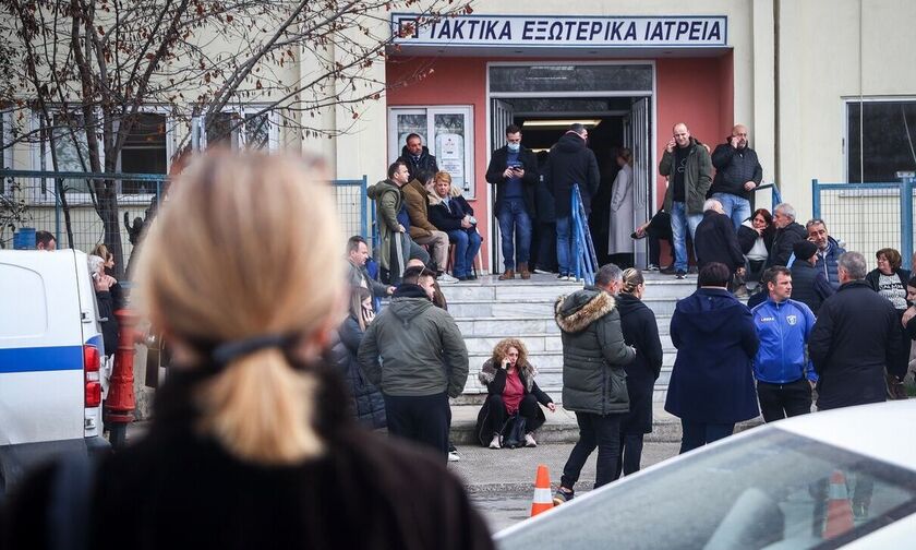 Τέμπη: Με ειδική ψυχολόγο η παραλαβή των σορών - Ενημερώθηκαν οι πρώτες οικογένειες