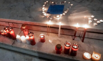 Τέμπη: Η πρώτη κηδεία θύματος στην Κατερίνη - Το τελευταίο «αντίο» στην 34χρονη Αθηνά