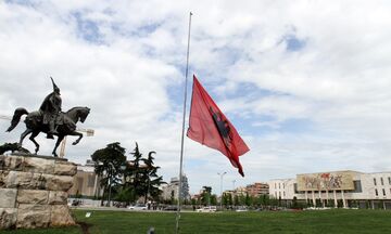Τραγωδία στα Τέμπη: Μέρα εθνικού πένθους η Κυριακή 5 Μαρτίου στην Αλβανία...