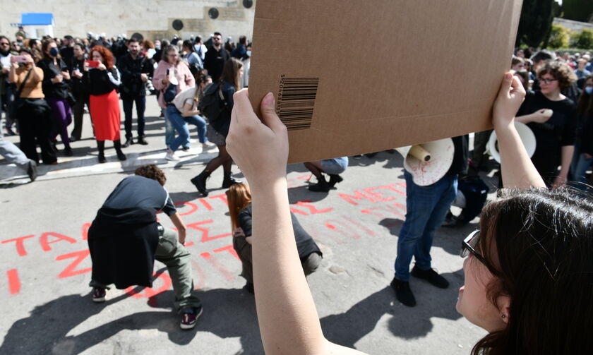 ΑΔΕΔΥ: 24ωρη απεργία στο Δημόσιο στις 8 Μαρτίου