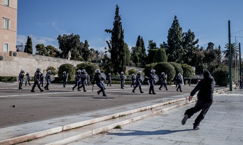 Επεισόδια στο κέντρο της Αθήνας - Μολότοφ και χημικά