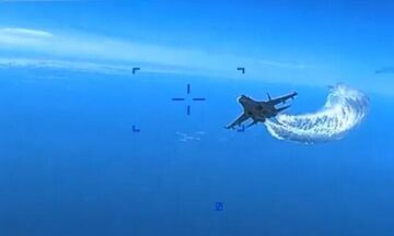 Συγκλονιστικό βίντεο με το ρωσικό μαχητικό Su-27 να επιτίθεται στο αμερικανικό drone