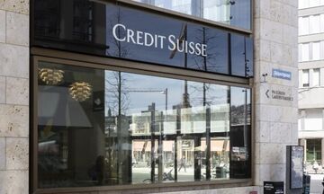 Ελβετία: Η κυβέρνηση θέλει να επιταχύνει την εξαγορά της Credit Suisse από τη UBS