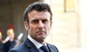 Γαλλία: Αντιμέτωπος με δύο προτάσεις μομφής σήμερα ο Μακρόν 