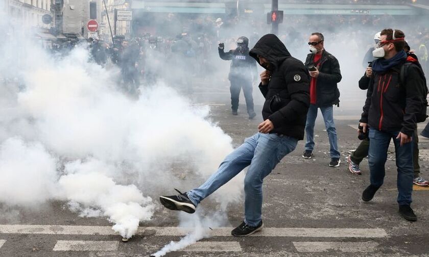 Γαλλία: Σοβαρά επεισόδια και σήμερα σε Νάντη και Ρεν στις διαδηλώσεις για το συνταξιοδοτικό