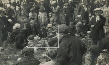 H φωτογραφία του παιδιού με το λουλούδι, λίγο πριν το εξοντώσουν οι Γερμανοί στο Άουσβιτς