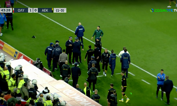 Ολυμπιακός - ΑΕΚ: Ένταση στο σημείο του κόρνερ - Διαμαρτυρίες από πλευράς ΑΕΚ