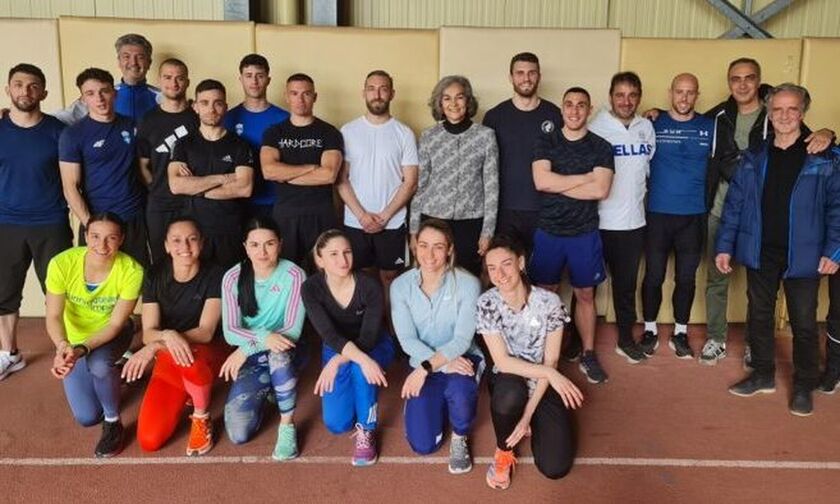 Η πρόεδρος του ΣΕΓΑΣ Σοφία Σακοράφα στο καμπ προετοιμασίας των εθνικών ομάδων 4Χ100 μ.