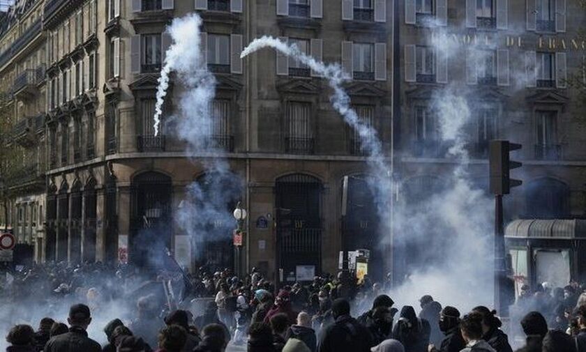 Γαλλία: Το συνταξιοδοτικό στο Συνταγματικό Συμβούλιο και στους δρόμους το χάος