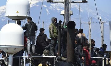Η ιταλική ακτοφυλακή διέσωσε 600 μετανάστες που επέβαιναν σε αλιευτικό