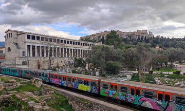 «Έζησα από θαύμα» λέει ο 18χρονος που δέχθηκε επίθεση με μαχαίρι στην Ακρόπολη (vid)