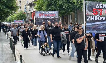 Πορεία για τα Τέμπη στη Λάρισα - Ένταση στο σταθμαρχείο