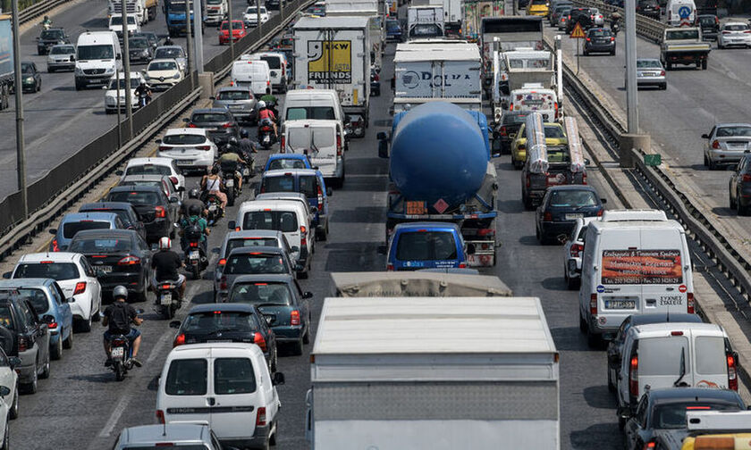 Ουρά χιλιομέτρων στον Κηφισό μετά από τροχαίο