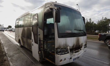 Σπαθοβούνι: Λεωφορείο πήρε φωτιά την ώρα που μετέφερε μαθητές 