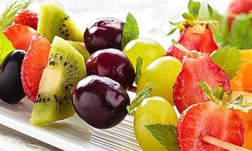 Τελικά τα φρούτα τα τρώμε με άδειο ή γεμάτο στομάχι;