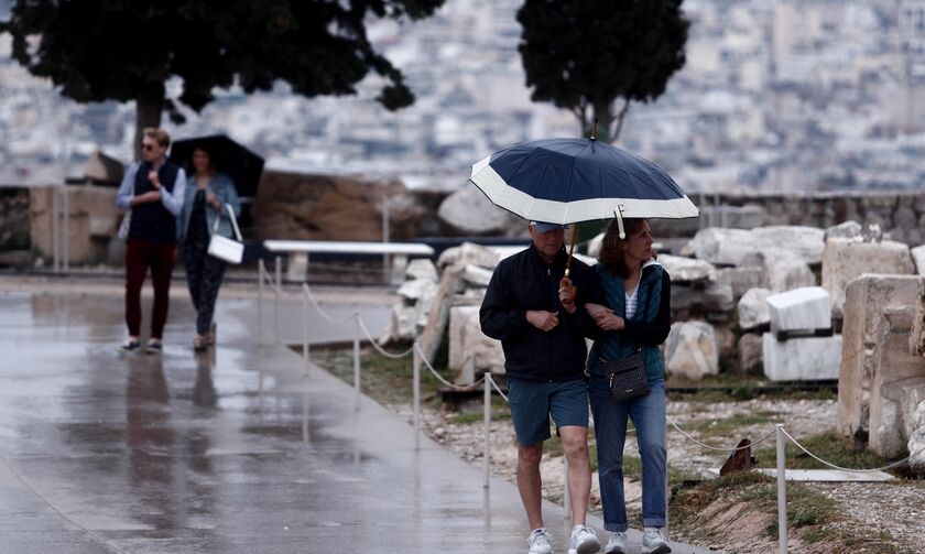 Καιρός: Μικρή πτώση της θερμοκρασίας και βροχές