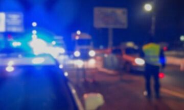 Τροχαίο στη Λεωφόρο Αθηνών: Αυτοκίνητο παρέσυρε μηχανή - Δύο νεκροί